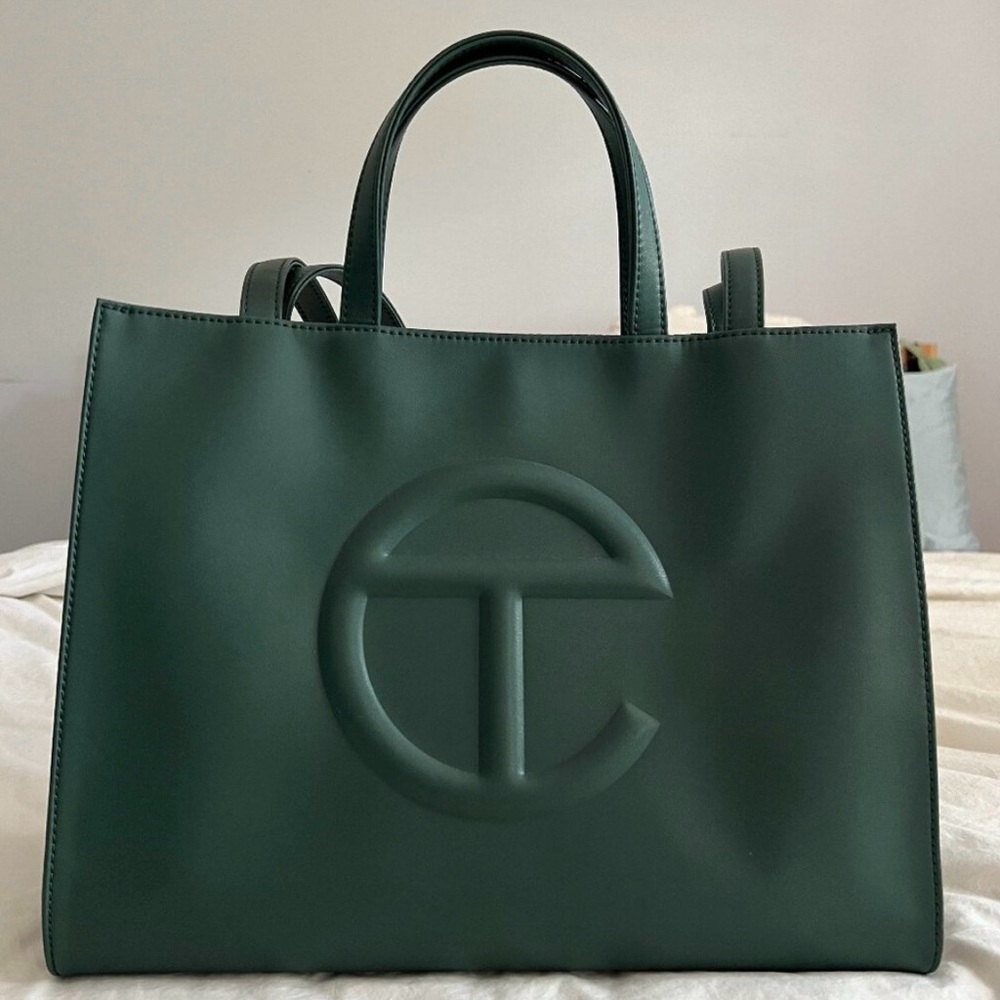Unisex everyday bag for anyone. Brand new, no damages, never used.